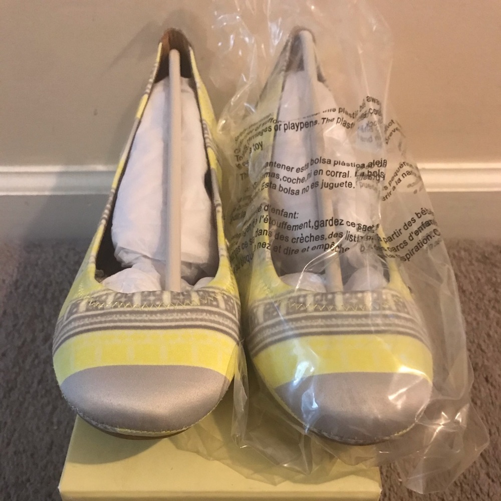 Lucky Brand size 8.5 citrus ombré flats